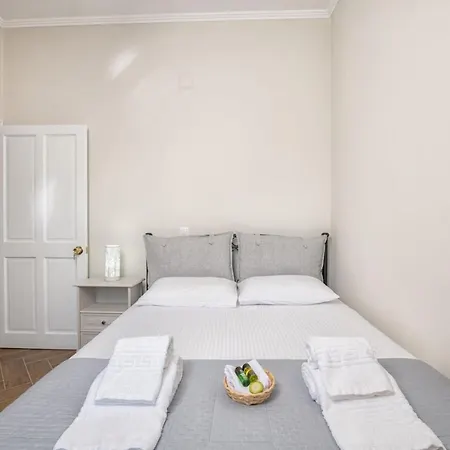 Mari Anna * Άφρα